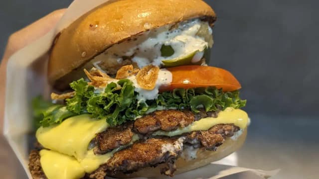 Meat & Bun Burger