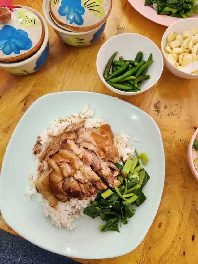 จิราพร ข้าวมันไก่ ข้าวขาหมู