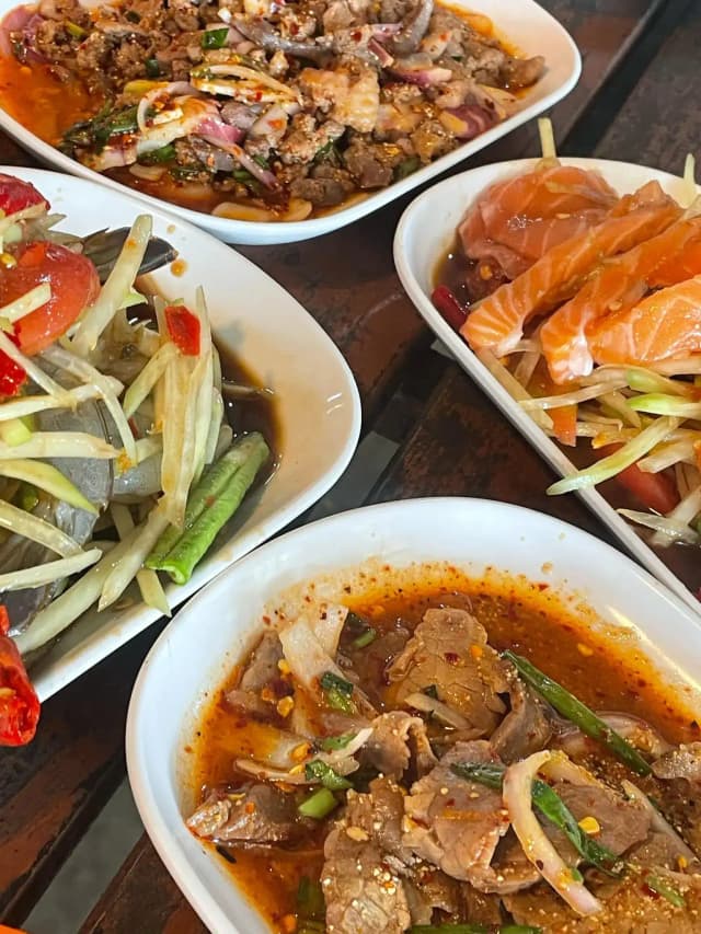 ร้านกอไผ่เชิงทะเล