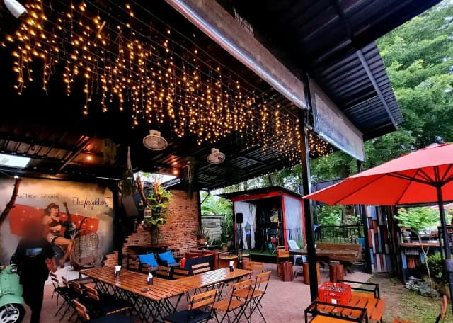 The Neighbors food&Drinks