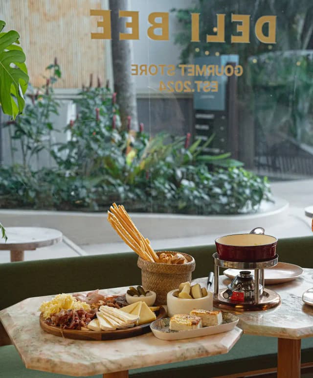 DELI BEE Phuket Deli & Café