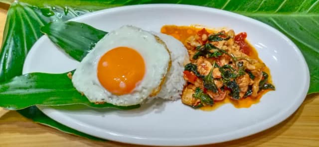 ร้านหรอยเหลย (Roy Loei House Kitchen Halal)