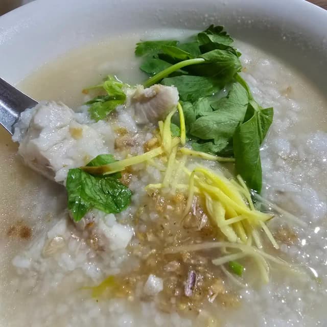 ร้านข้าวต้มปลามง