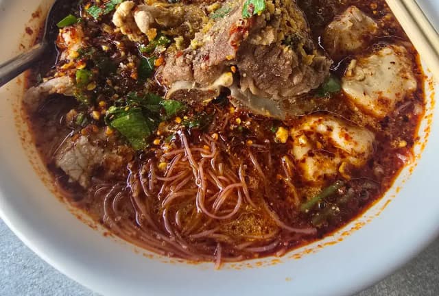 ใจเริง ก๋วยเตี๋ยวต้มยำ ทุ่งนาเคียน