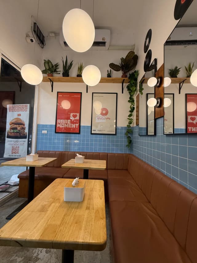 Burger Records Old Town