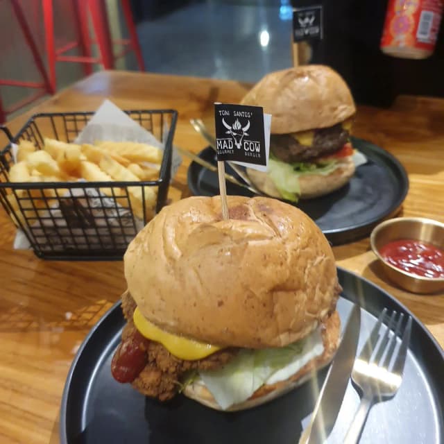 Madcow Burger @Phuket old town