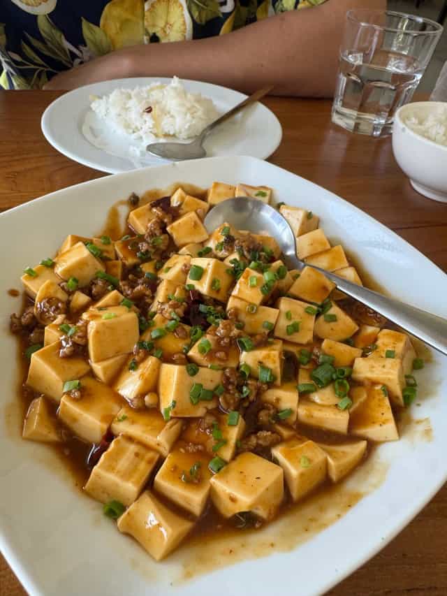 ร้านอาหารจีนจิงหัว 京华中餐厅 (JingHua Chinese Restaurant)