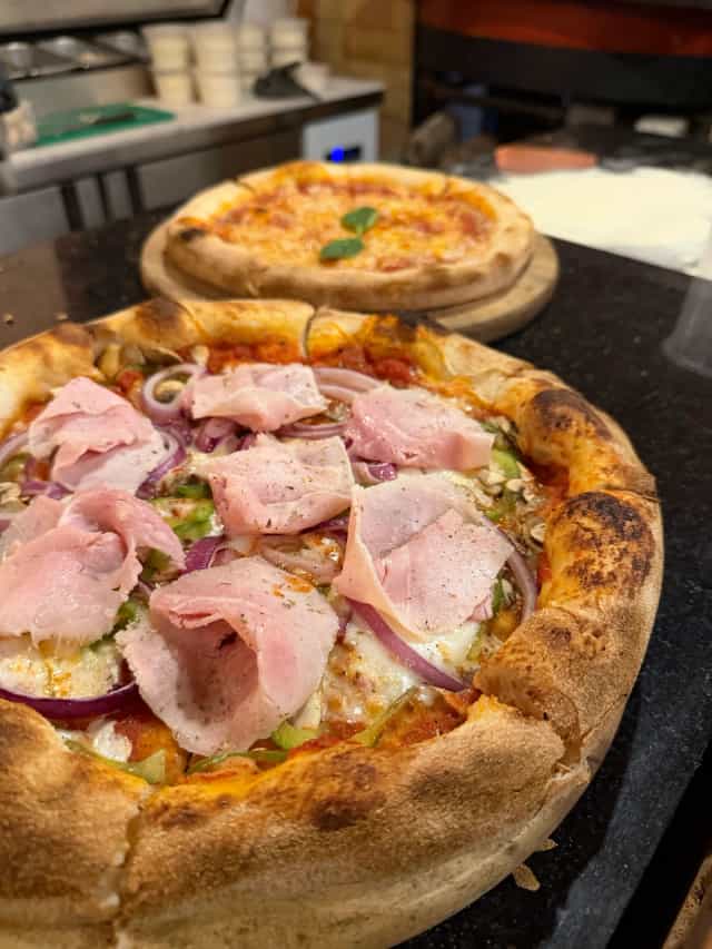 Pizza Sondrio, Kamala, phuket .