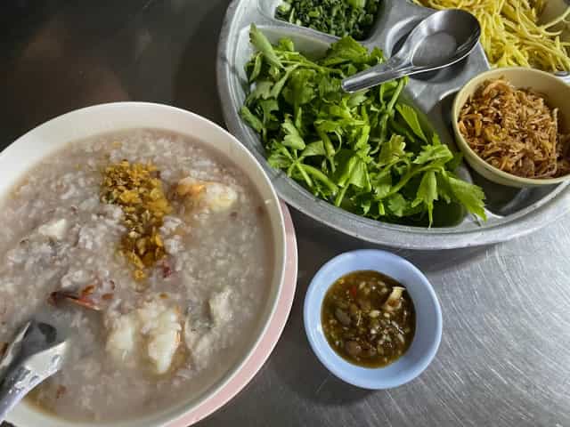 ฮ้อง ข้าวต้มปลา