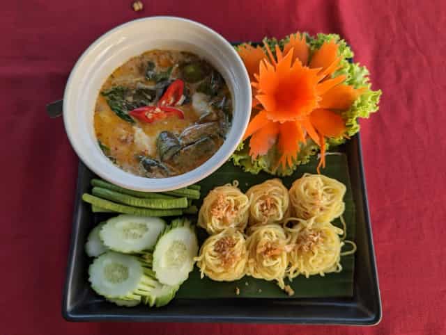 ร้านอาหารผาชมตะวัน