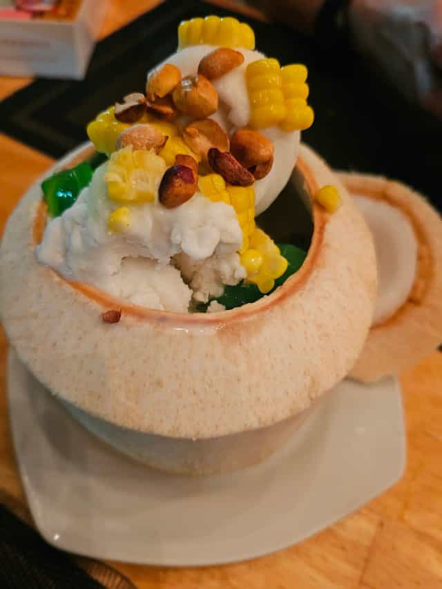 ส้มตำ ยำ เผา Somtum Yum Pao